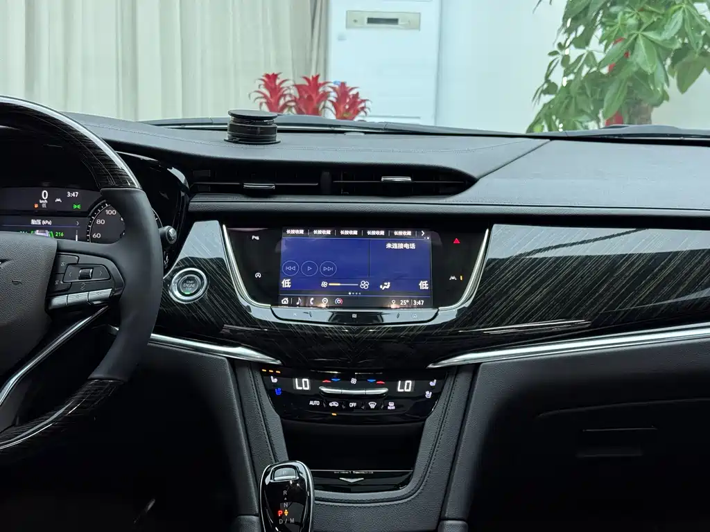 Cadillac XT6 — миниатюра 15