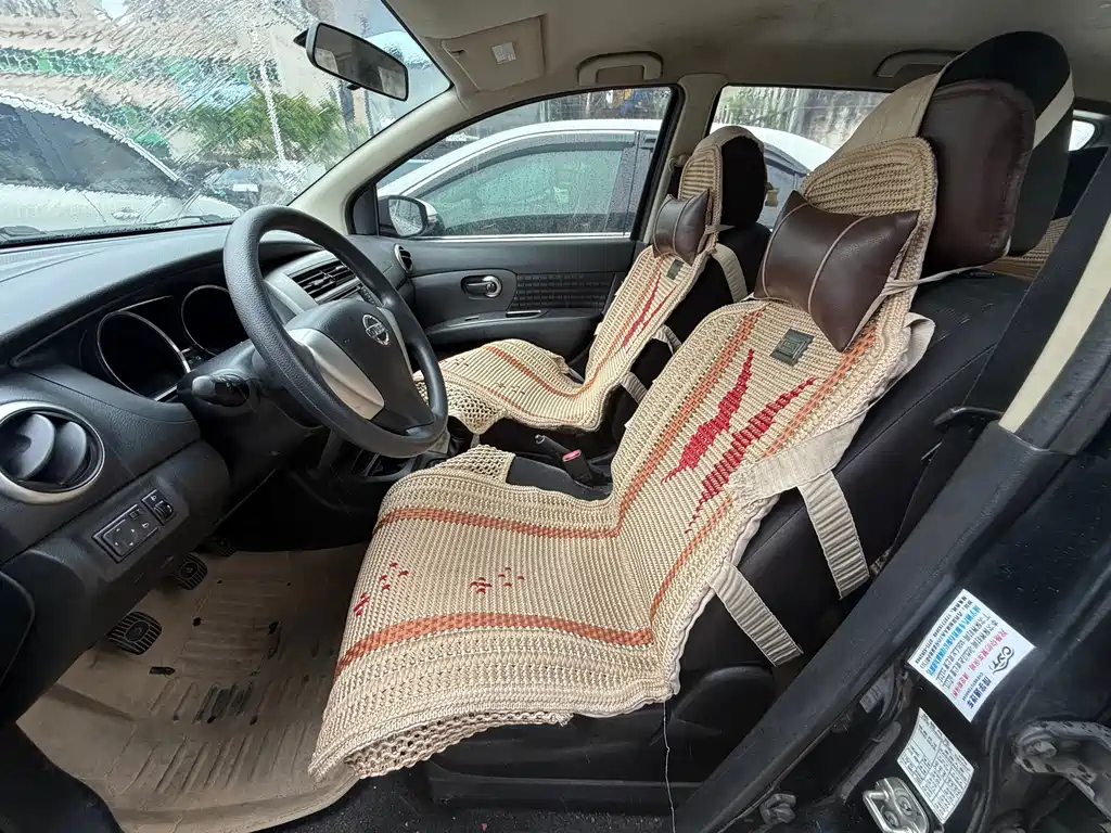 Nissan Livina — миниатюра 4