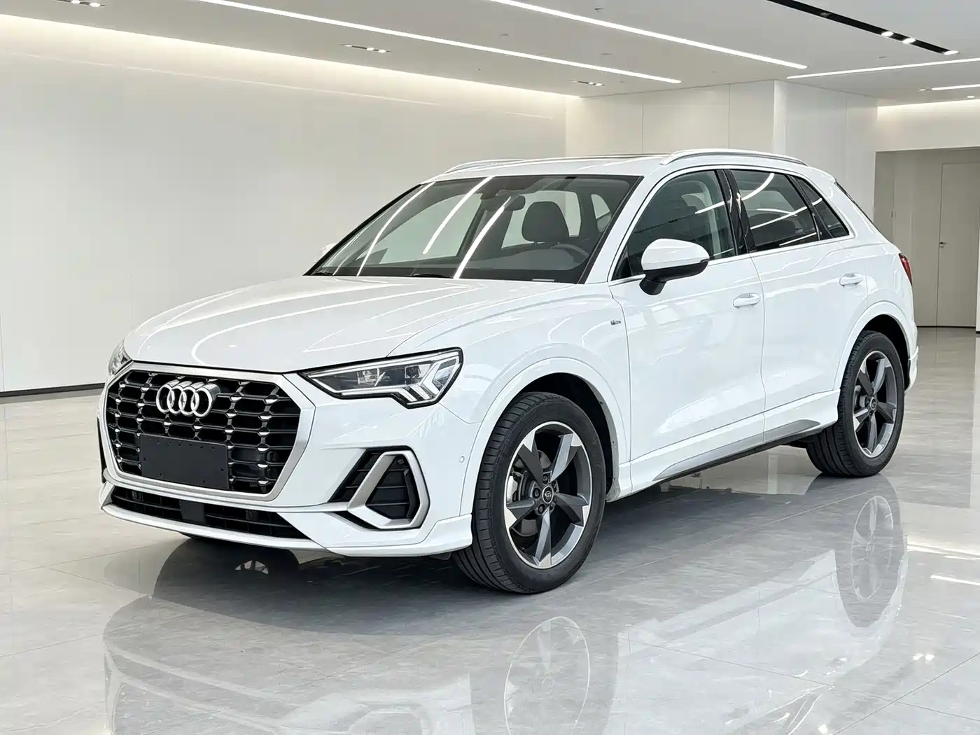 奥迪Q3 2022款 35 TFSI 时尚动感型 2021