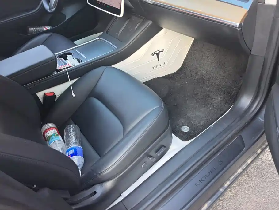 Tesla Model 3 — миниатюра 8