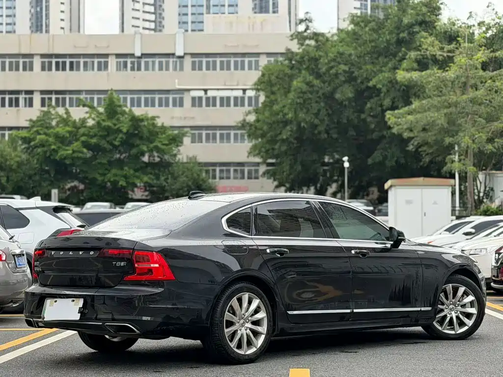 Volvo S90 2020 T8 E Luxury