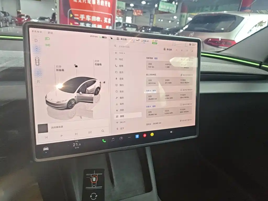 Tesla Model 3 — миниатюра 13