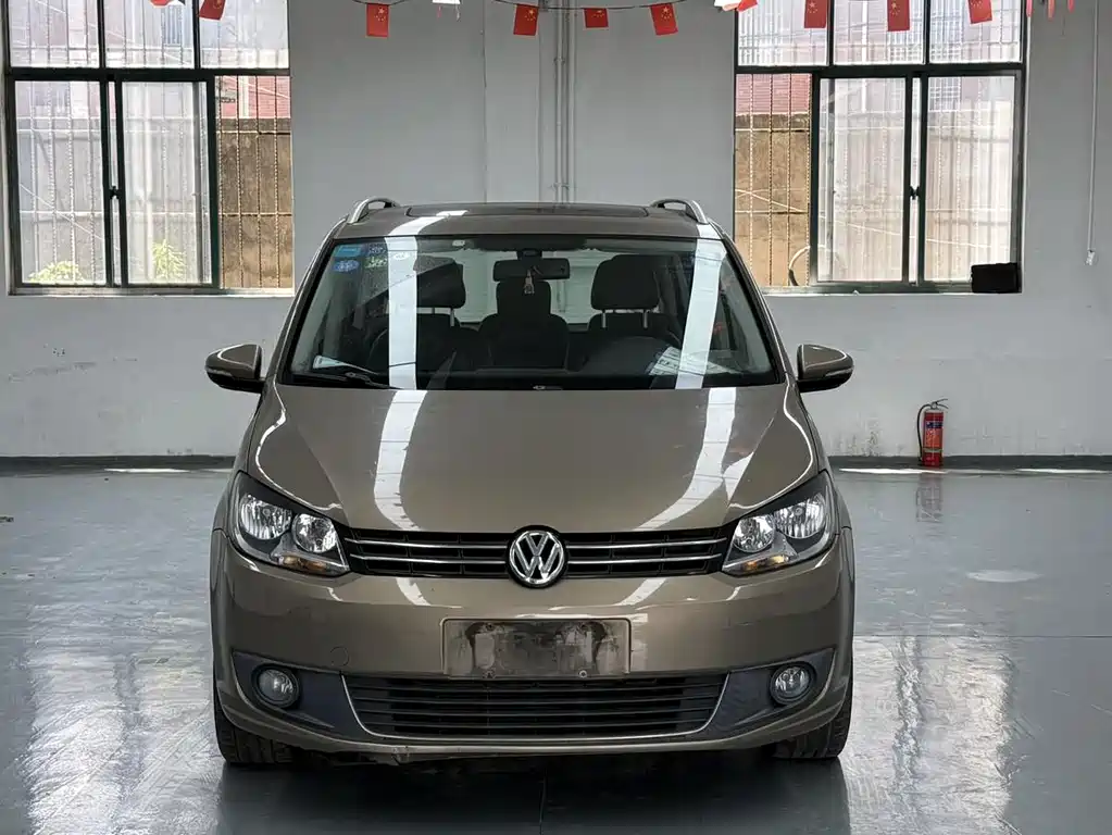 Volkswagen Touran — миниатюра 2