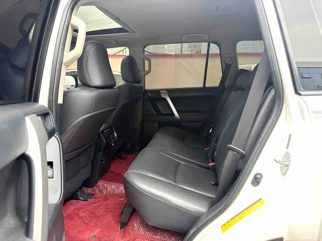 Toyota Land Cruiser Prado 2014 2.7L AT Standard