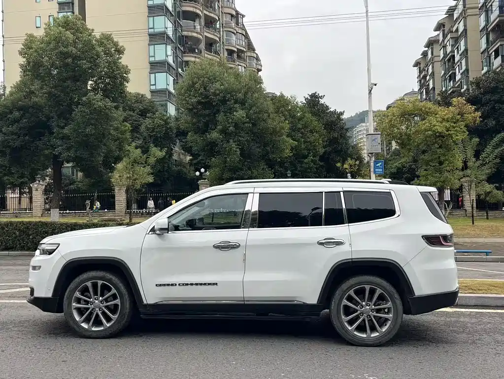 JEEP GRAND COMMANDER