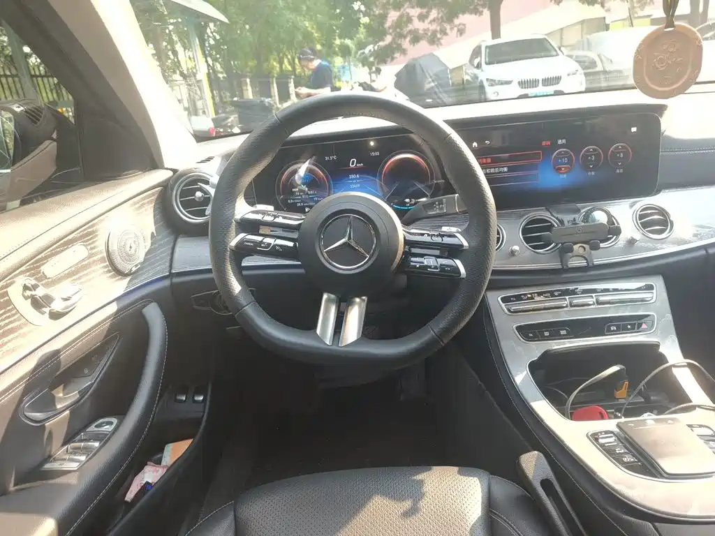 Mercedes-Benz E-Class New Energy — миниатюра 11
