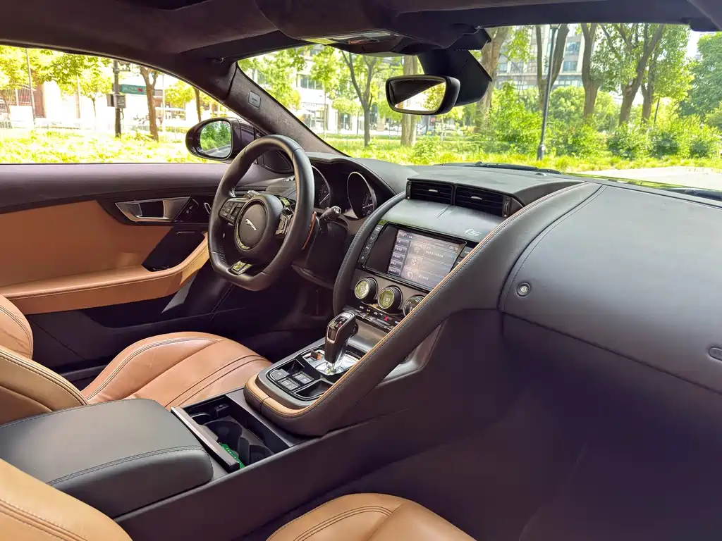Jaguar F-TYPE — миниатюра 8