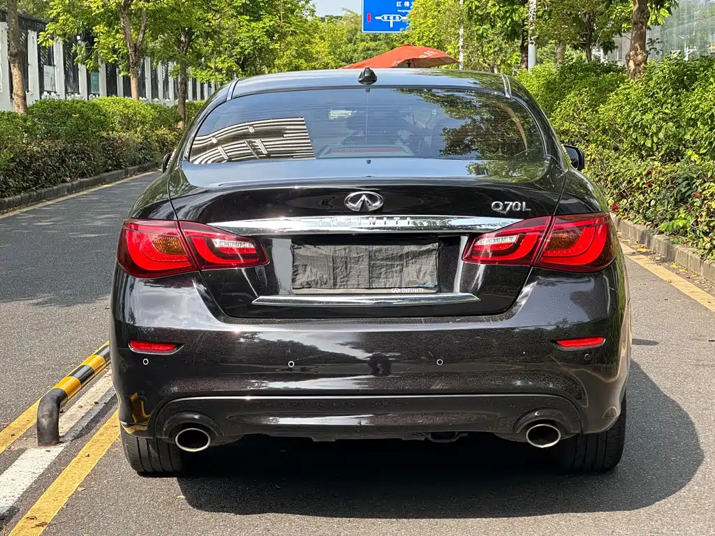 Infiniti Q70 — миниатюра 11