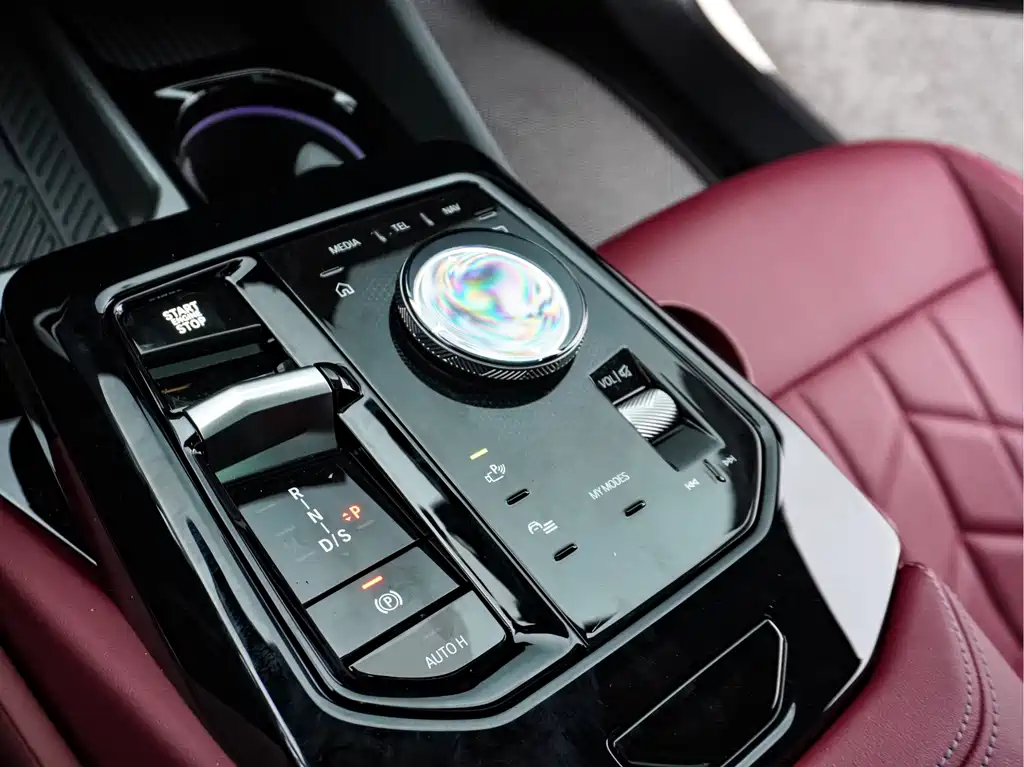 BMW 5 Series — миниатюра 23