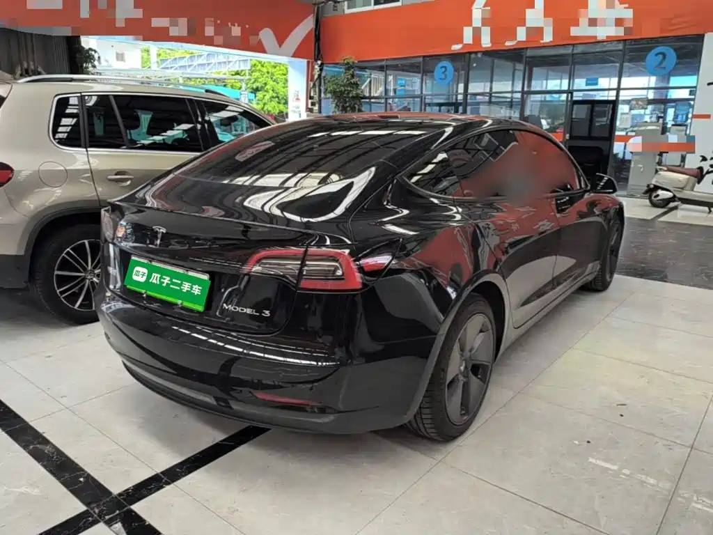 Tesla Model 3 — миниатюра 7