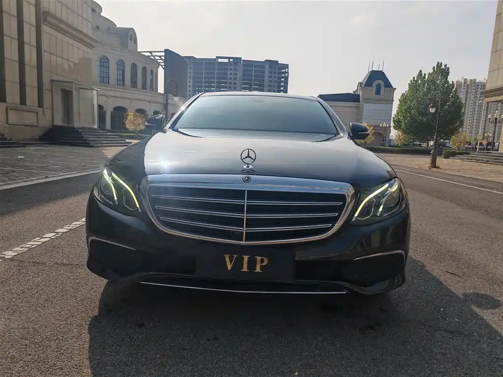 Mercedes-Benz E-Class — миниатюра 7