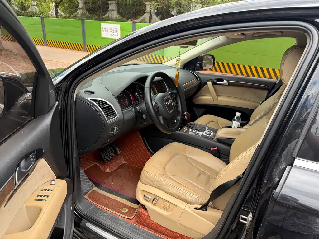 Audi Q7 2011 3.0 TFSI (200kW