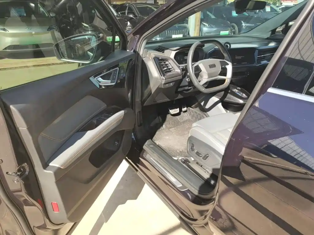 Audi Q4 e-tron — миниатюра 16