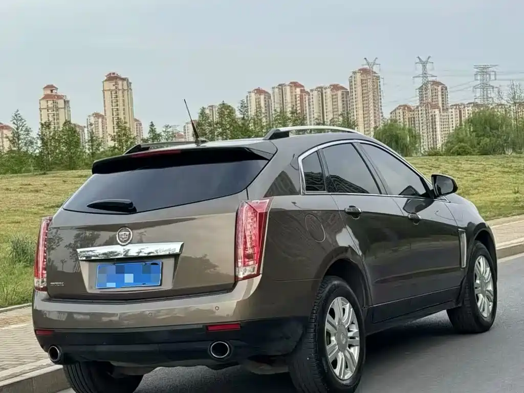 Cadillac SRX — миниатюра 4