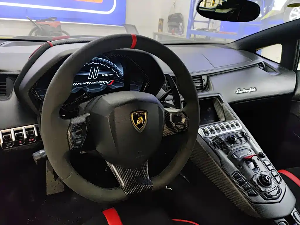 Lamborghini Aventador 2011 LP 700-4