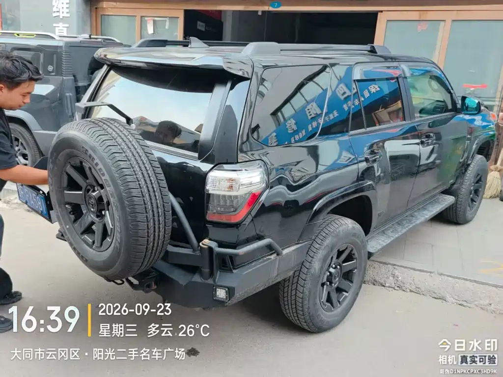 Toyota 4Runner — миниатюра 6