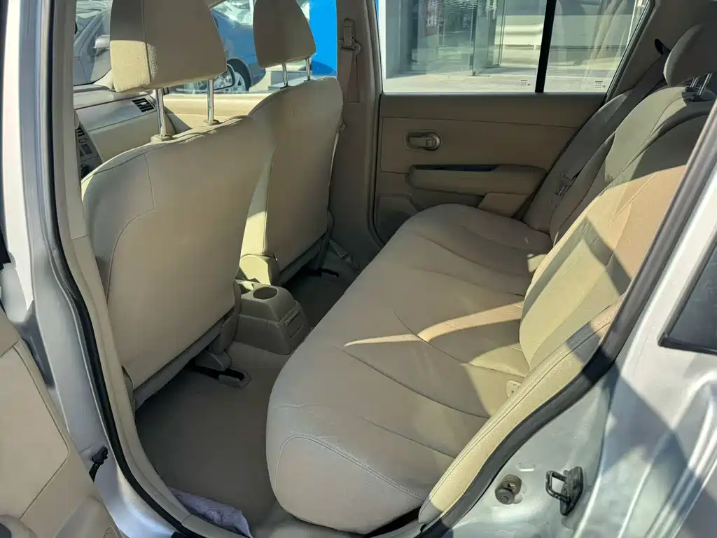 Nissan Tiida 2008 1.6L AT Fashion