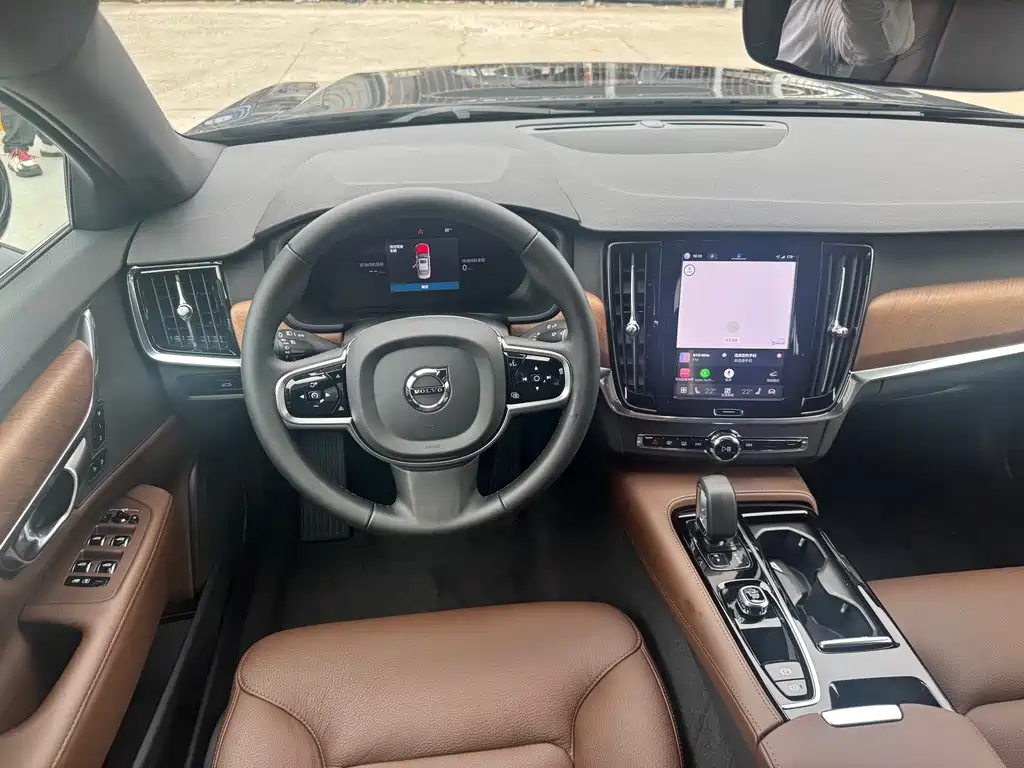 Volvo S90 2025 Luxury
