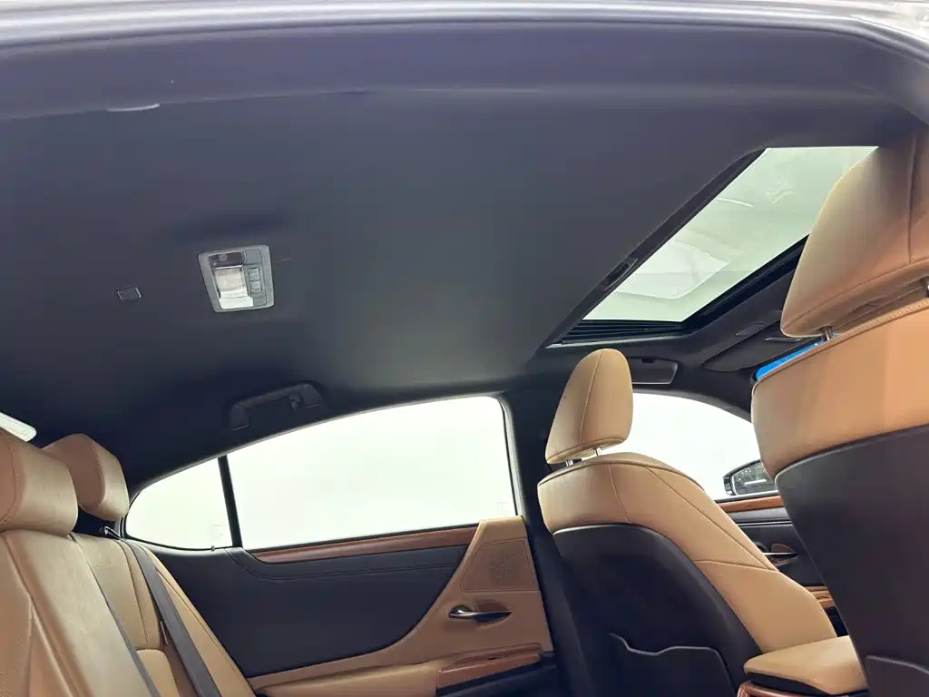 Lexus ES — миниатюра 22
