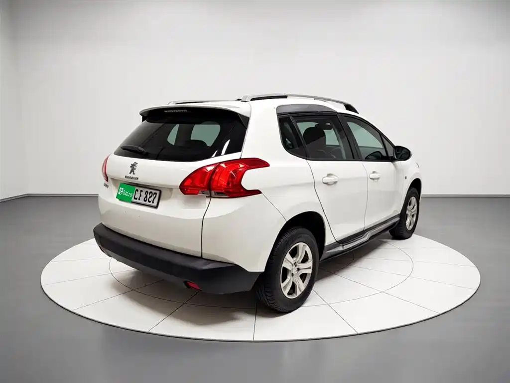 Peugeot 2008 2014 1.6L MT