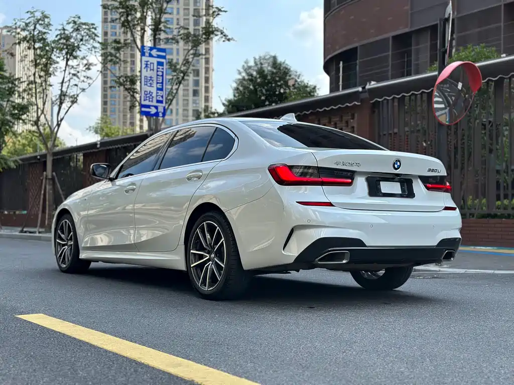 BMW 3 Series — миниатюра 3
