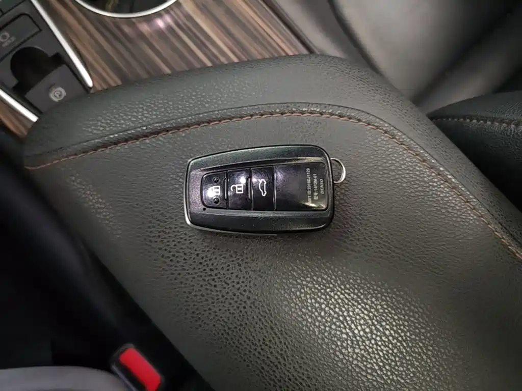 Toyota Camry — миниатюра 9