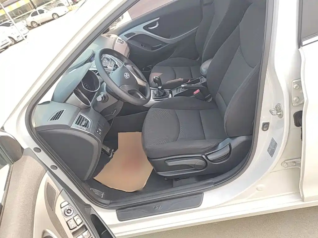 Hyundai Elantra Langdong — миниатюра 15