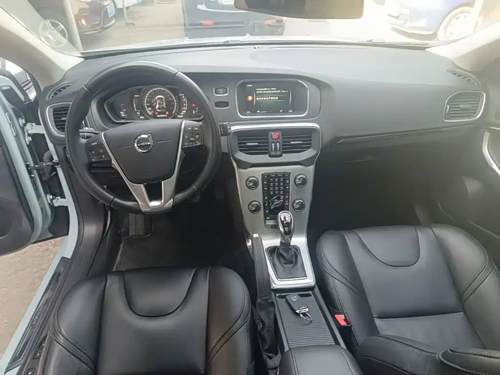 Volvo V40 — миниатюра 10