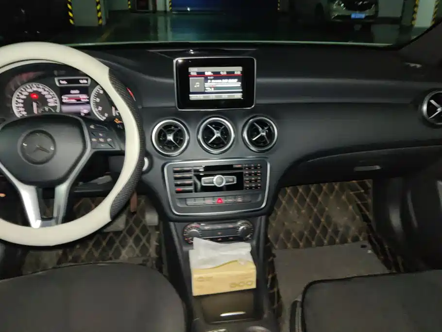Mercedes-Benz A-Class (Import) — миниатюра 12