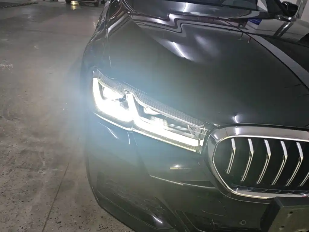 BMW 5 Series New Energy — миниатюра 13