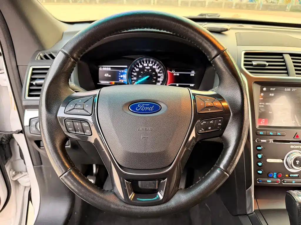 Ford Explorer (Import) — миниатюра 9