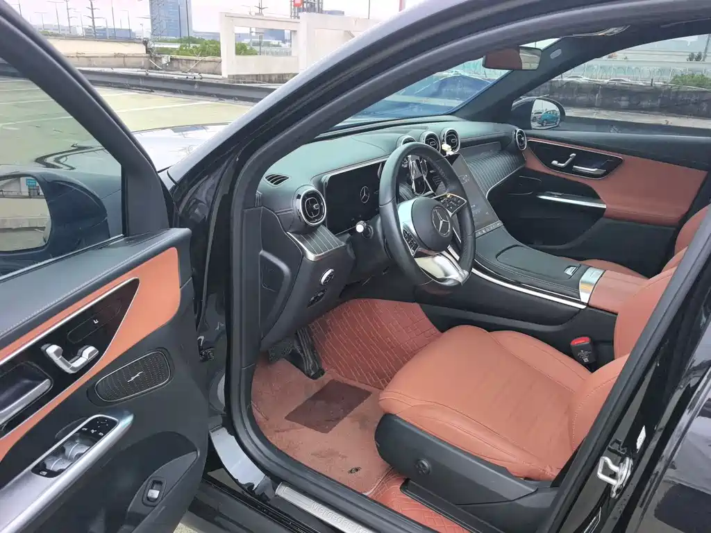 Mercedes-Benz GLC 2024 GLC 260 L 4MATIC 5 мест