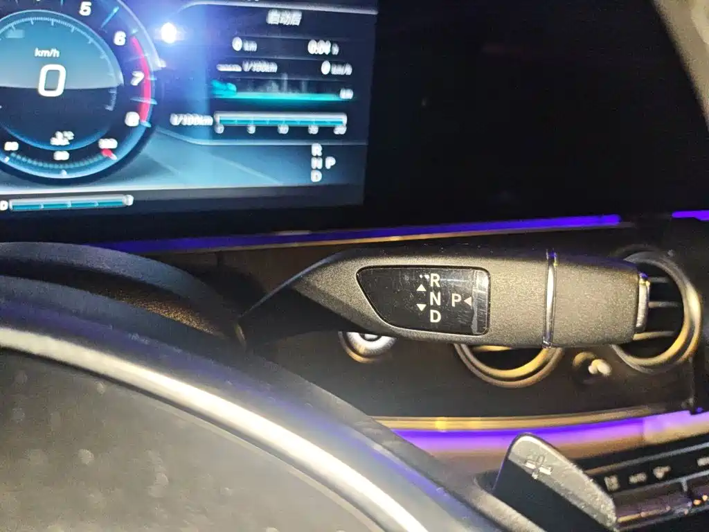 Mercedes-Benz E-Class — миниатюра 15