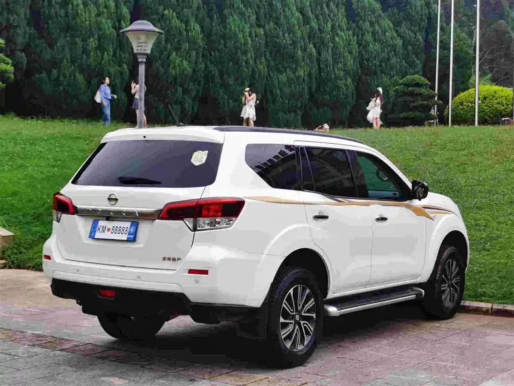 Nissan Terra — миниатюра 10