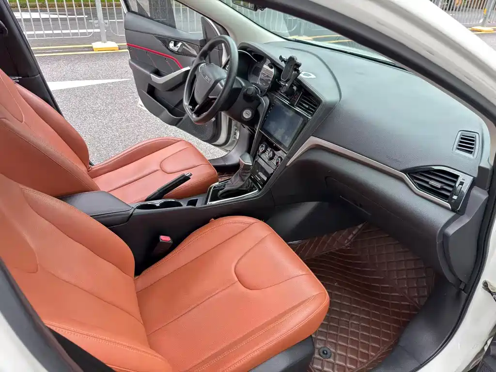 Venucia D60 2018 1.6L CVT Comfort
