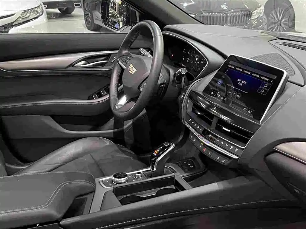 Cadillac CT5 — миниатюра 9