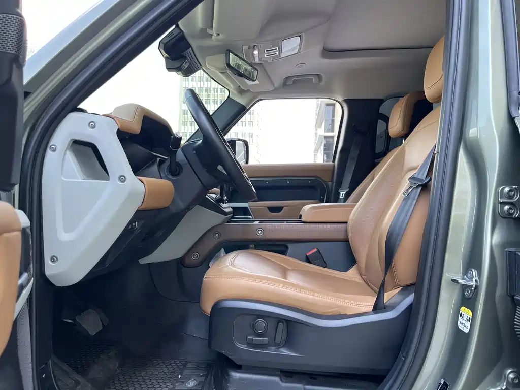 Land Rover Defender — миниатюра 3
