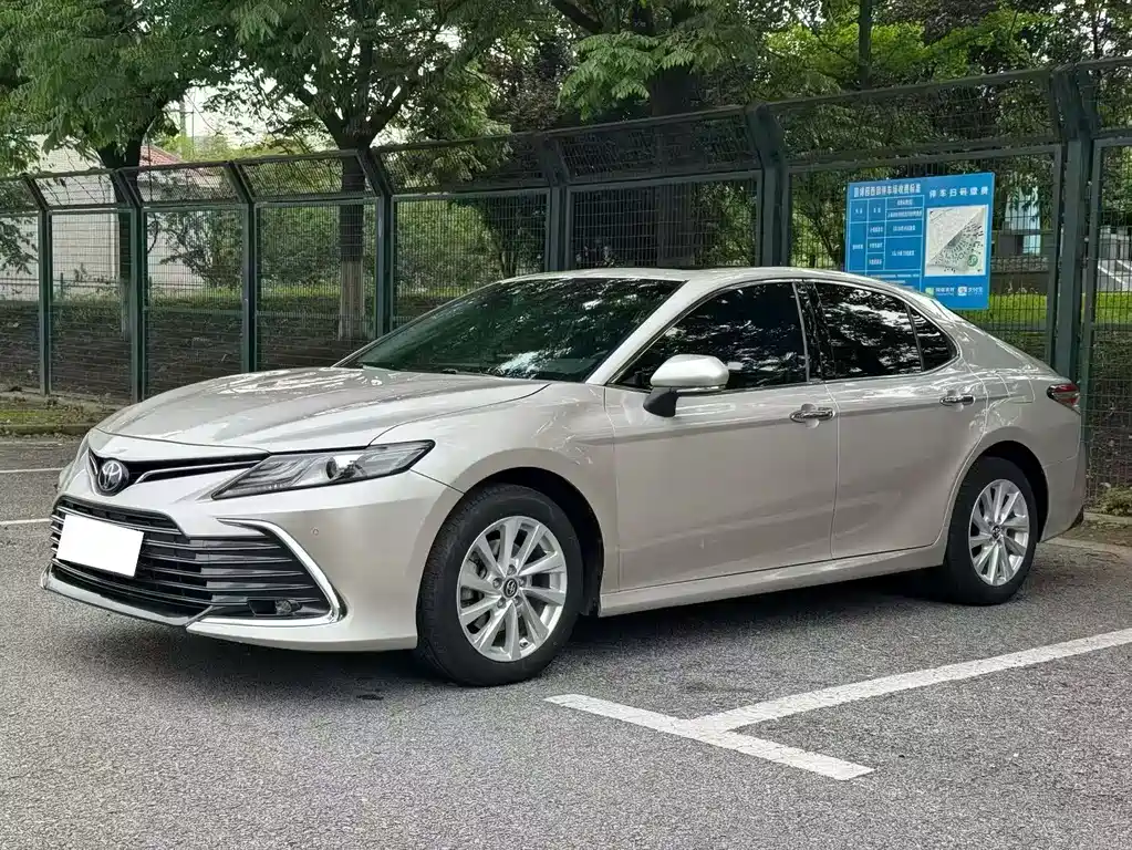 Toyota Camry 2021