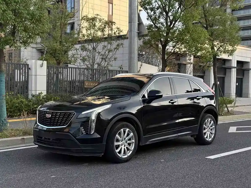 CADILLAC XT4