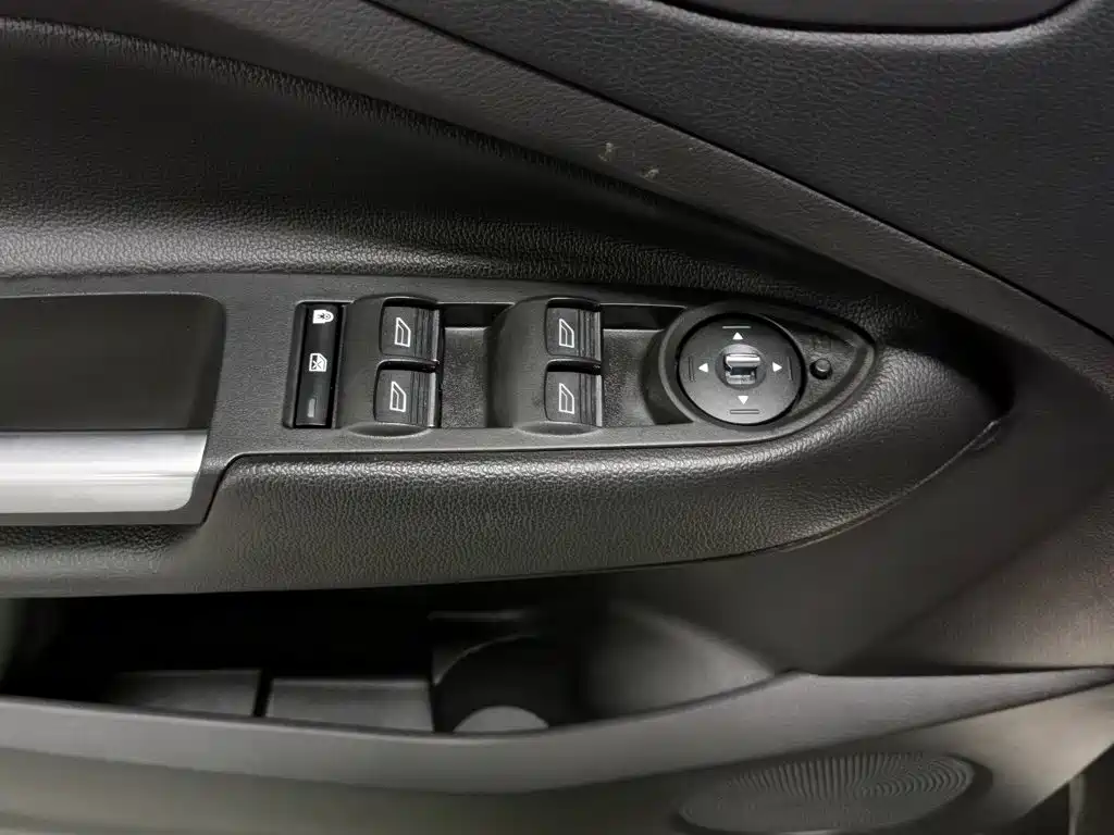 Ford Kuga — миниатюра 9