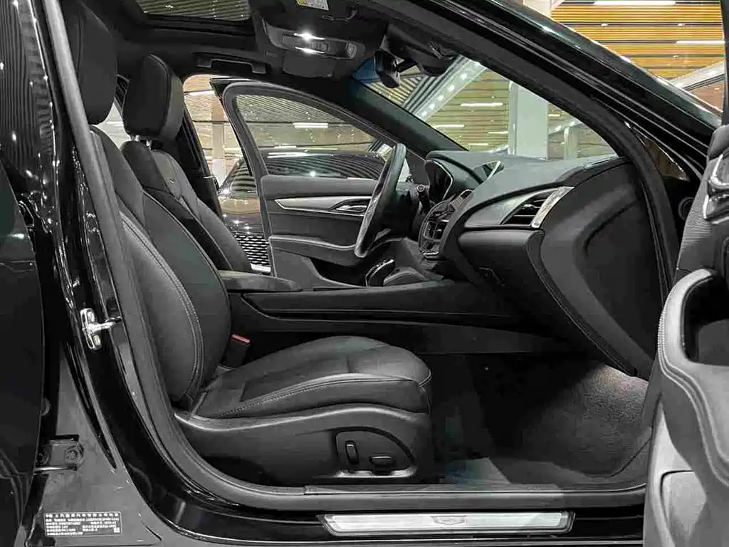 Cadillac CT5 — миниатюра 5