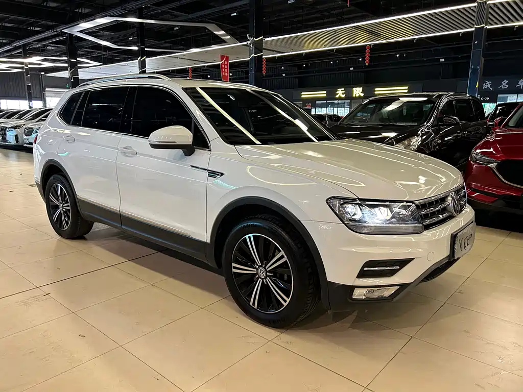 Volkswagen Tiguan L L 2019 330TSI AT Comfort VI