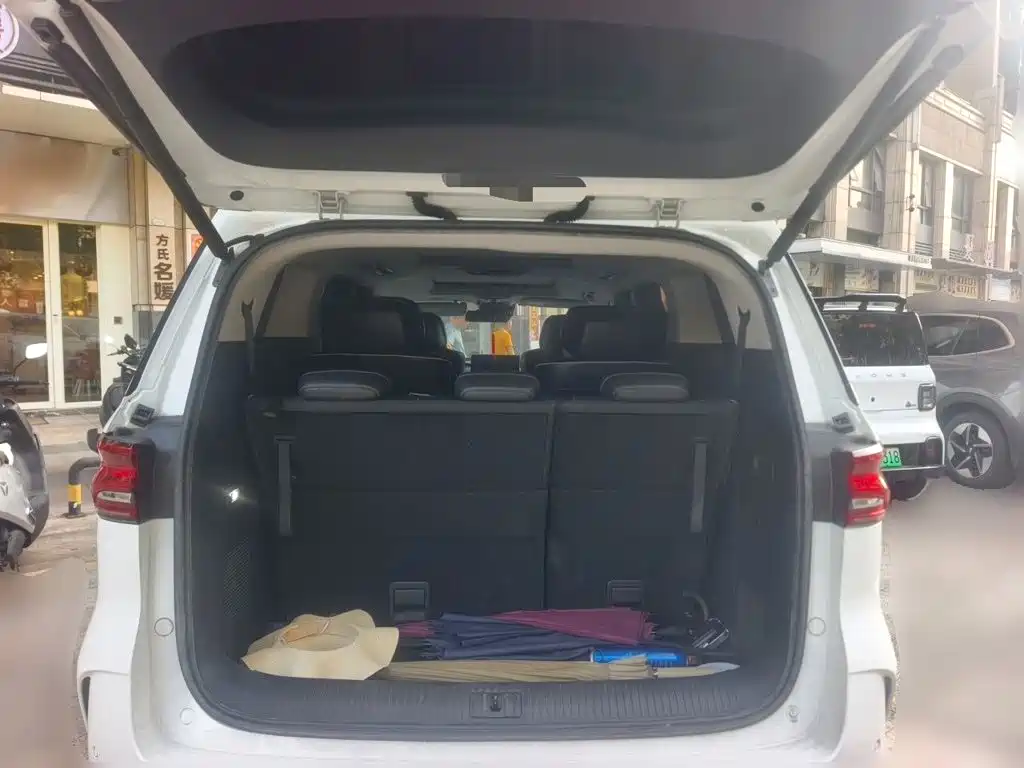 Roewe iMAX8 — миниатюра 15