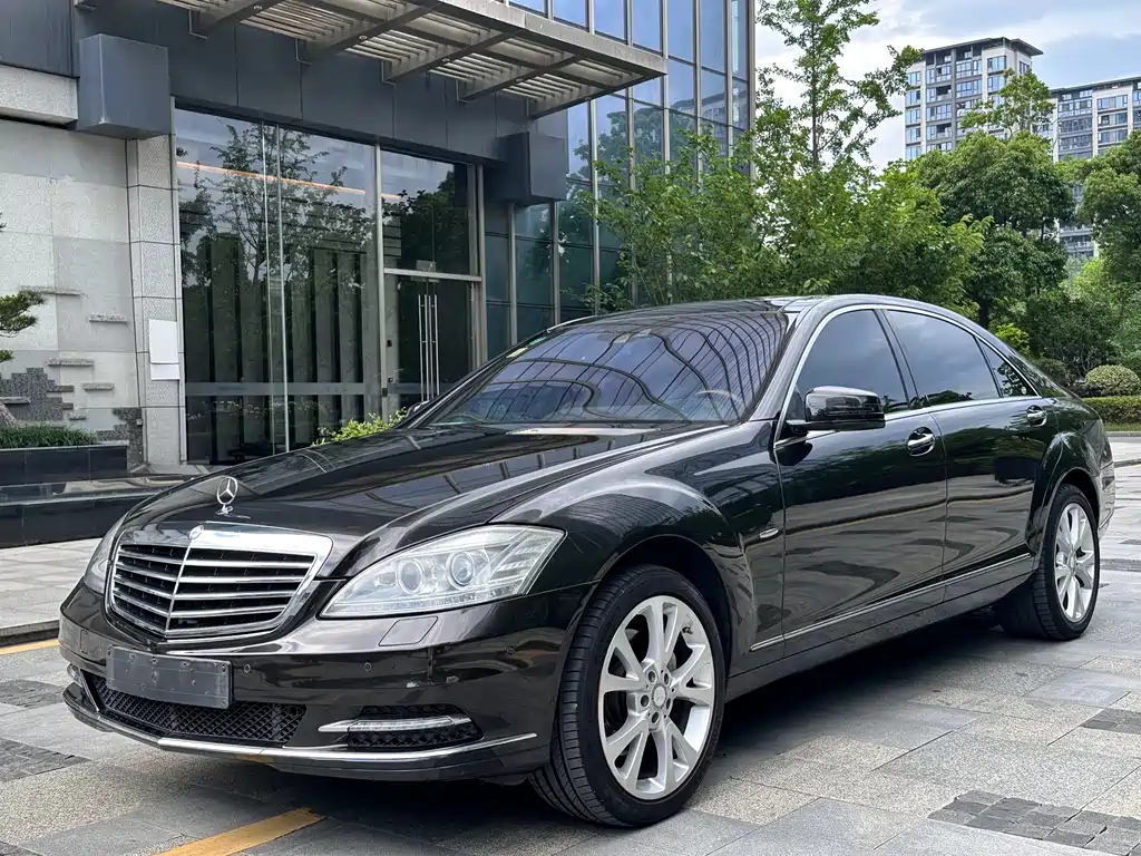 Mercedes-Benz S-Class 2012