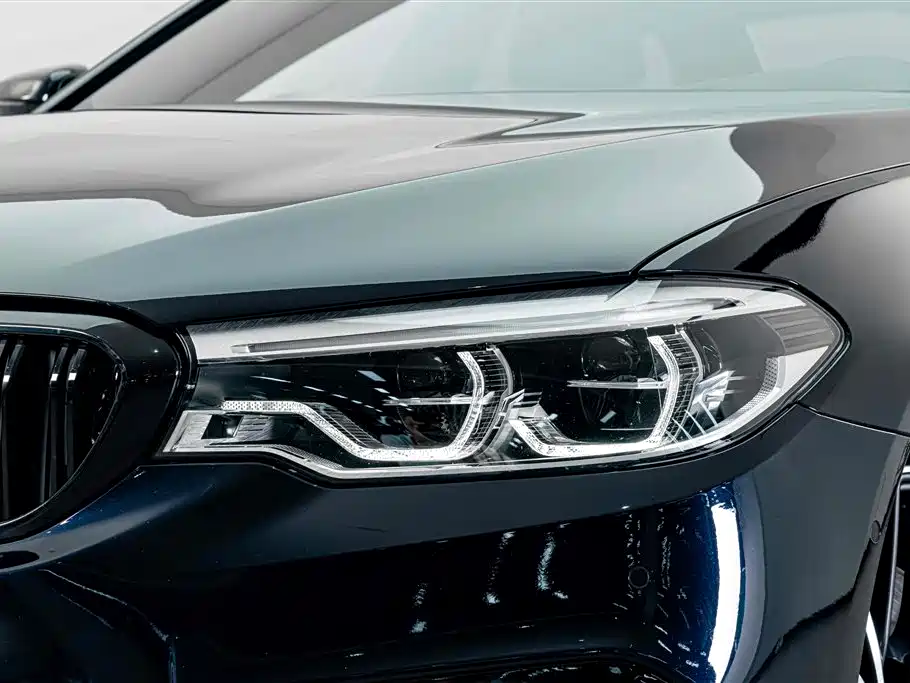 BMW 5 Series — миниатюра 4