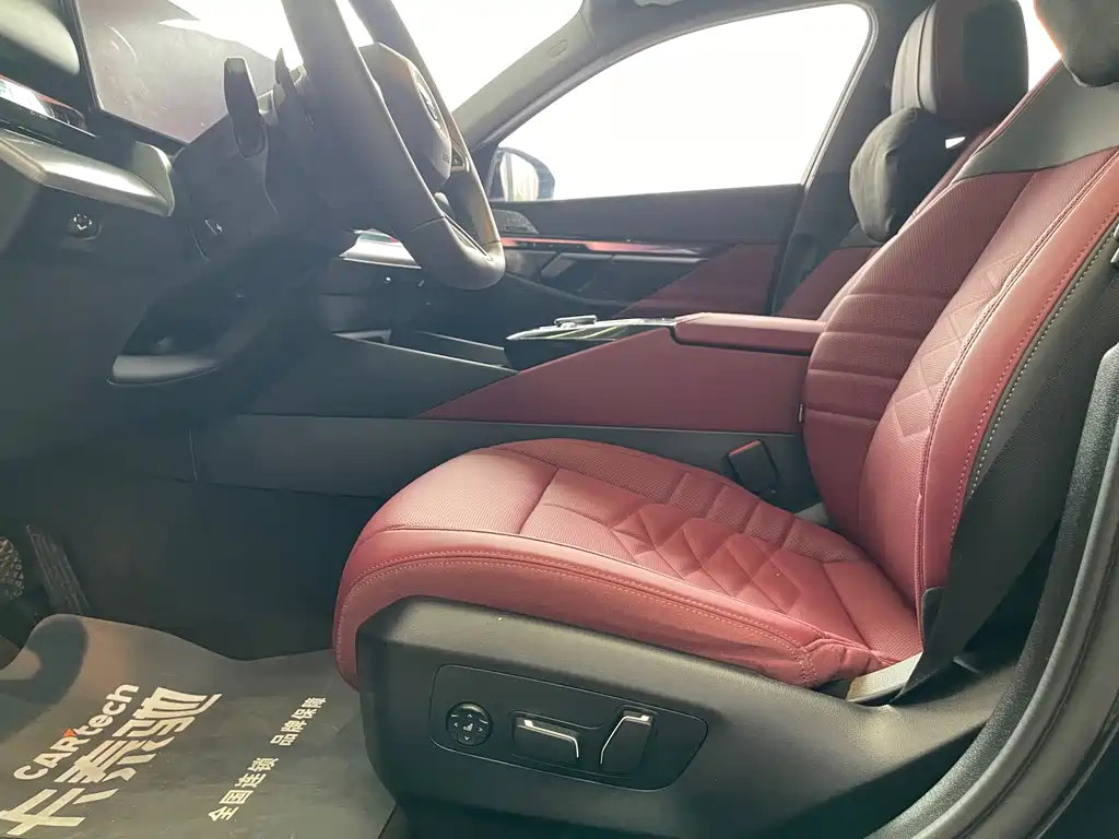 BMW 5 Series — миниатюра 13
