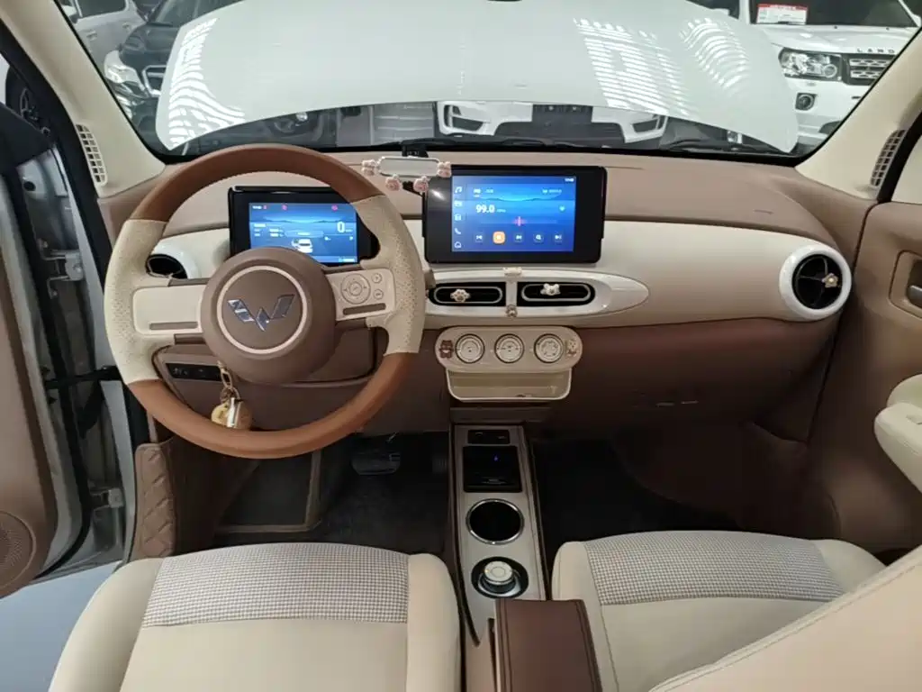 Wuling Mini EV MINIEV 2025 Premium +