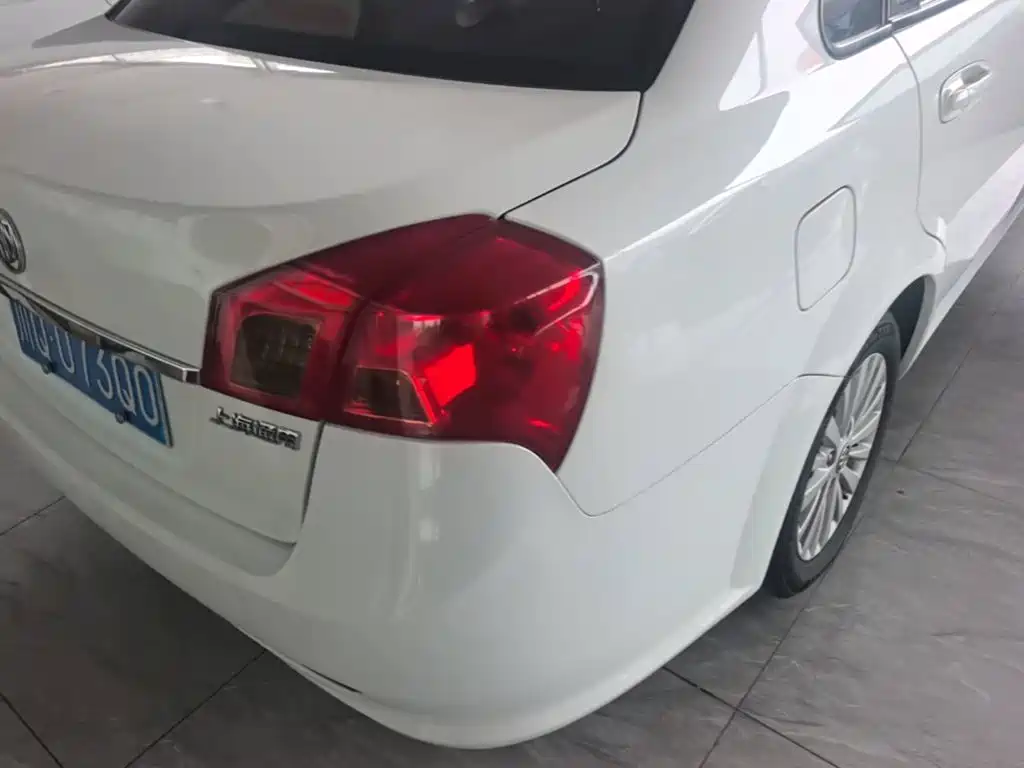 Buick Excelle 2013 1.5L MT Premium