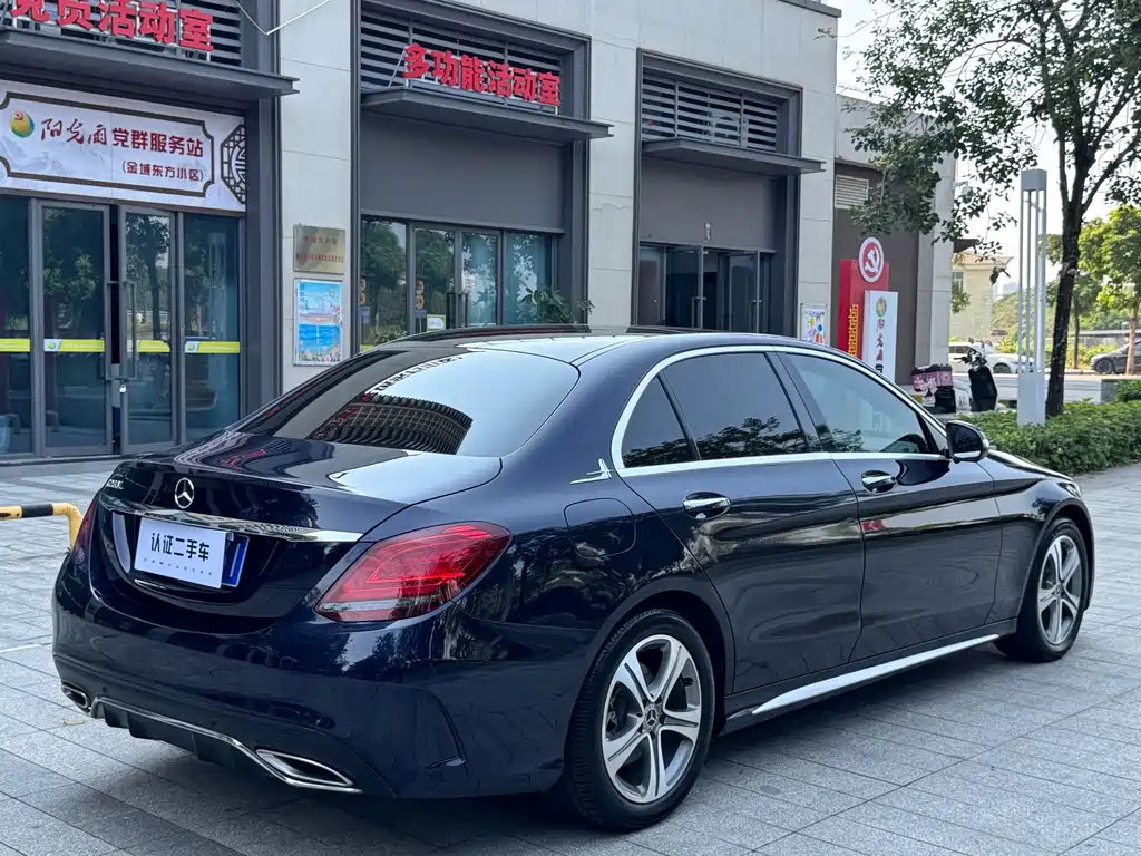 Mercedes-Benz C-Class — миниатюра 12