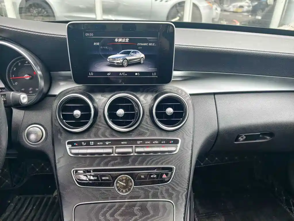 Mercedes-Benz C-Class — миниатюра 10